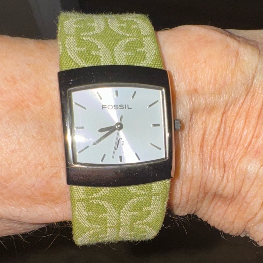Fossil f2 watch green cloth/leather band